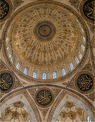 Cami kubbesi iç görünümü